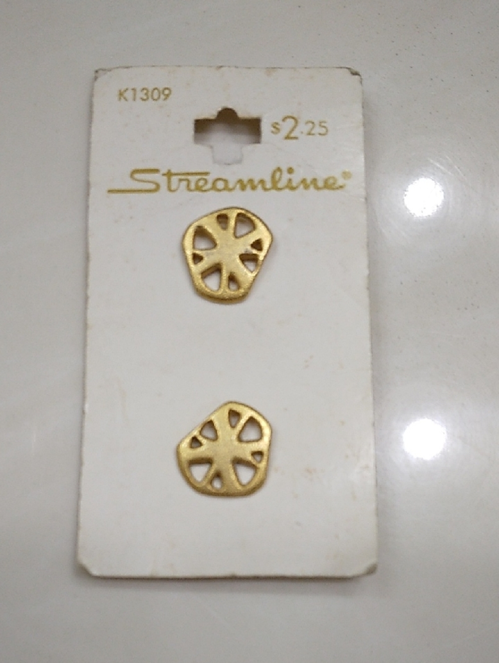 Streamline Gold Lotus Root Cut Out Vintage Buttons
